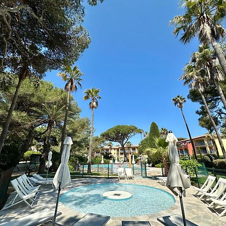Badine Beach 5P Plage Piscine Balneo Clim Jardin Exotique Hyeres Exterior photo