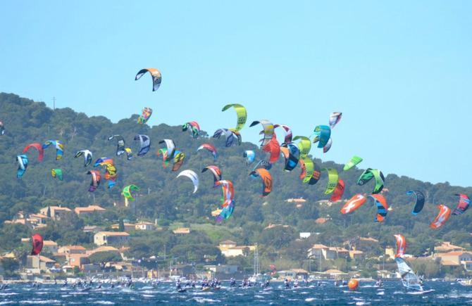 Badine Beach 5P Plage Piscine Balneo Clim Jardin Exotique Hyeres Exterior photo