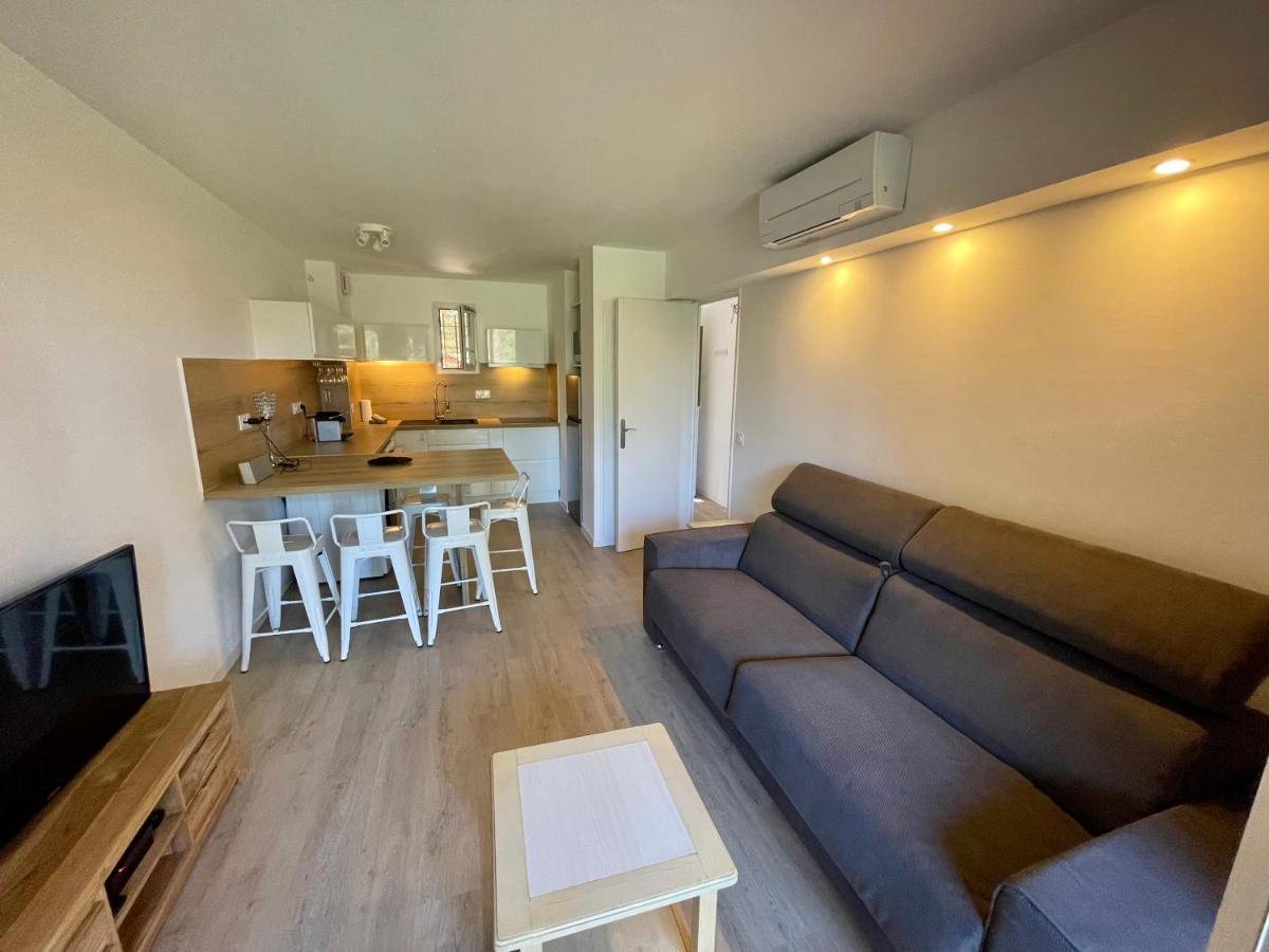 Badine Beach 5P Plage Piscine Balneo Clim Jardin Exotique Hyeres Exterior photo
