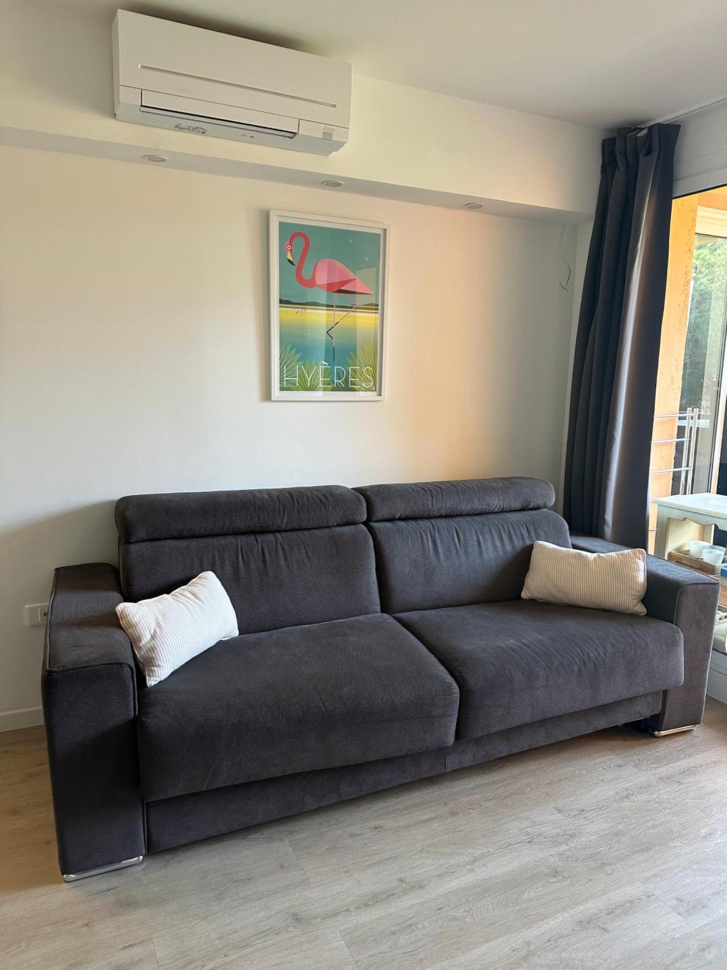Badine Beach 5P Plage Piscine Balneo Clim Jardin Exotique Hyeres Exterior photo